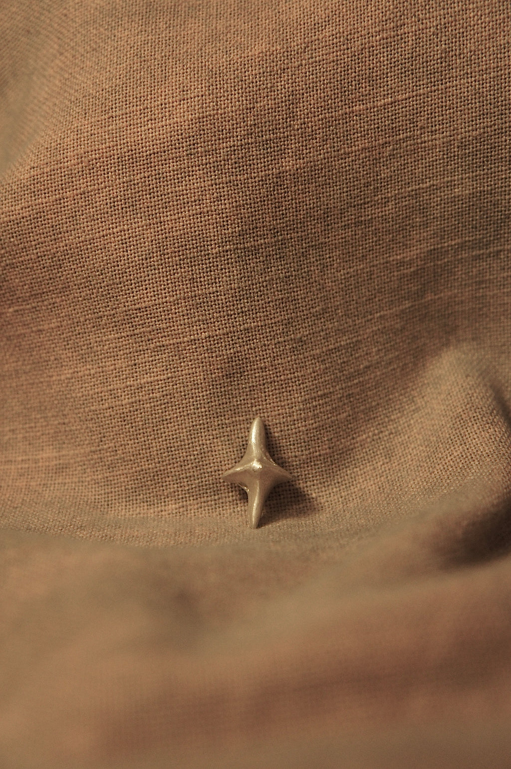 Brooch bead